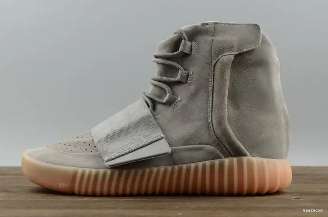 ADIDAS GREY YEEZY DARK LIGHT GLOW BOOST BB1840 GUM 750 0623